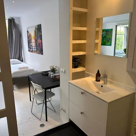 Amsliving Πανσιόν *